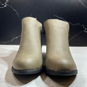 Unbranded Women’s Ankle Booties Suede Gray sz 7.5